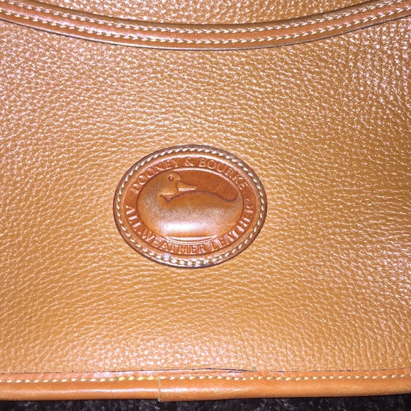 VINTAGE Dooney and Bourke crossbody bag! - Picture 2 of 7